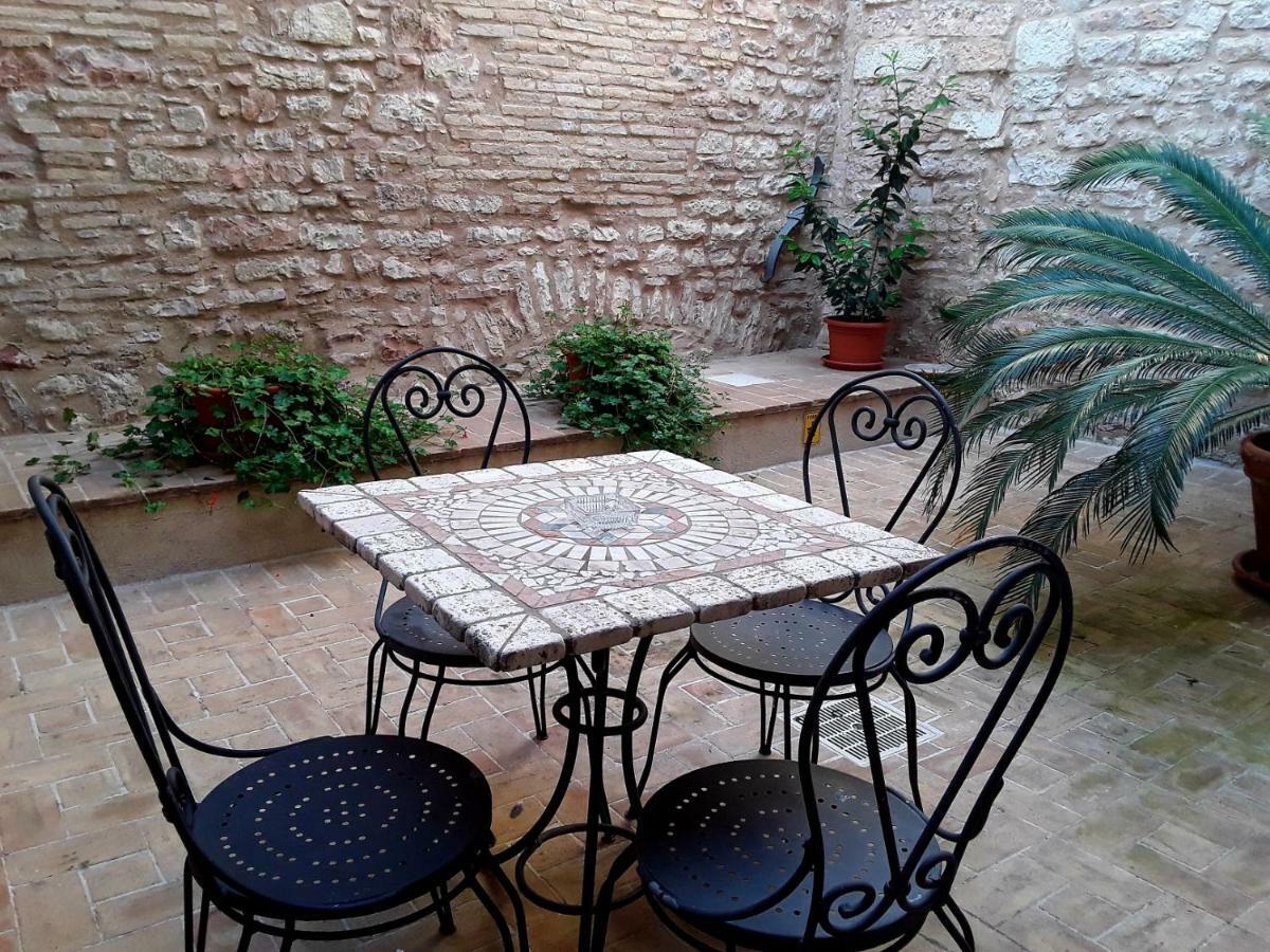 Case Brizi 10 Assisi Exteriör bild